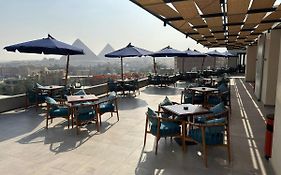 Pyramids Plaza Hotel