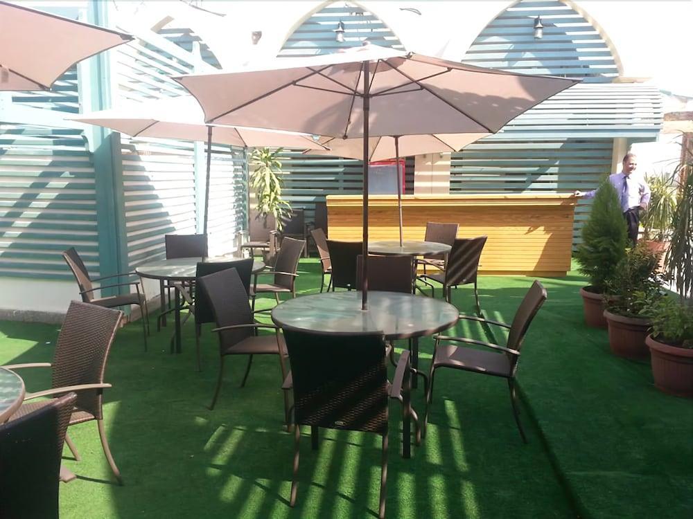 Pyramids Plaza Hotel Giza Dış mekan fotoğraf