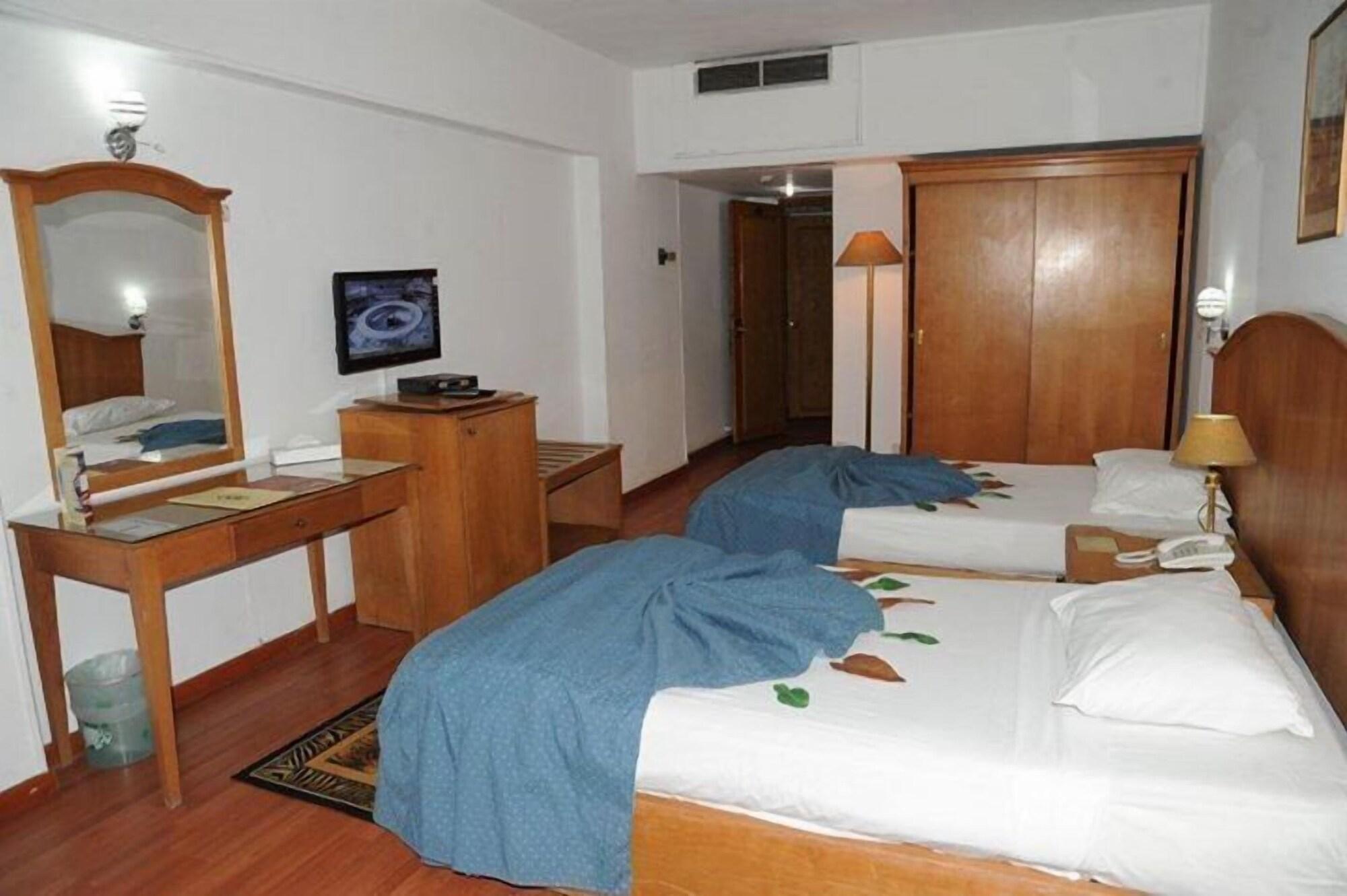 Pyramids Plaza Hotel Giza Dış mekan fotoğraf