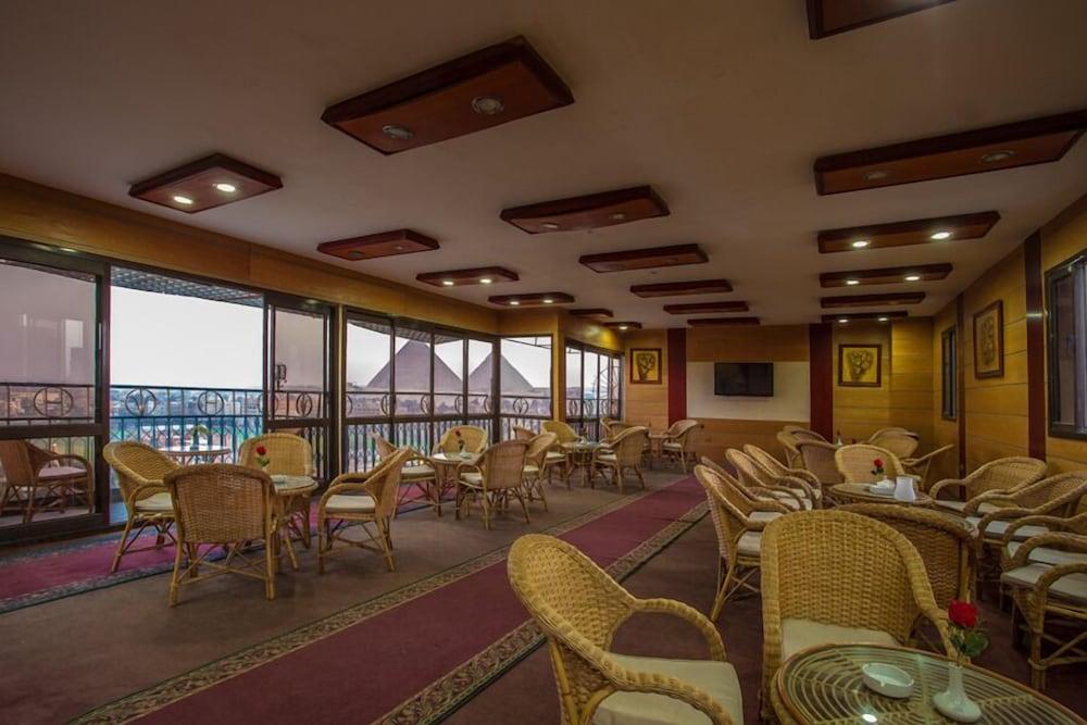Pyramids Plaza Hotel Giza Restoran fotoğraf