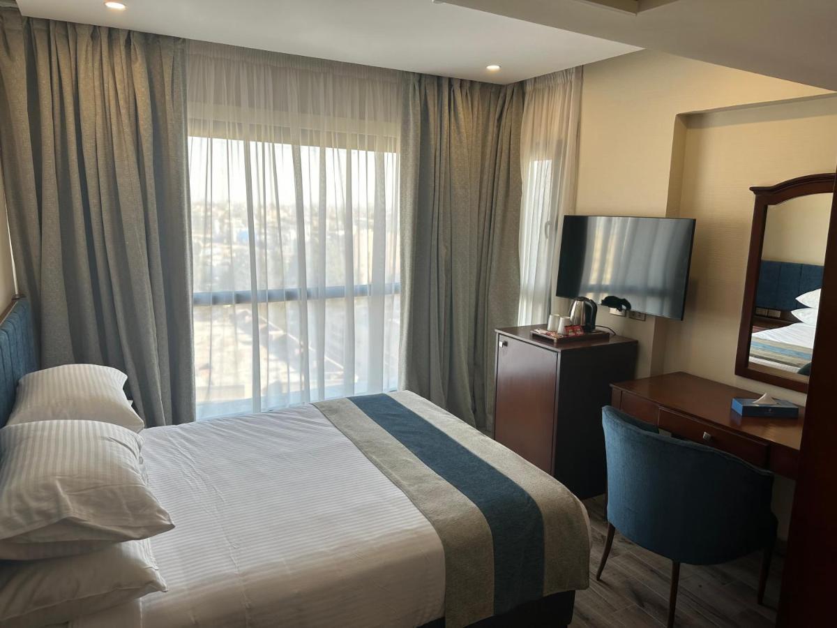 Pyramids Plaza Hotel Giza Dış mekan fotoğraf
