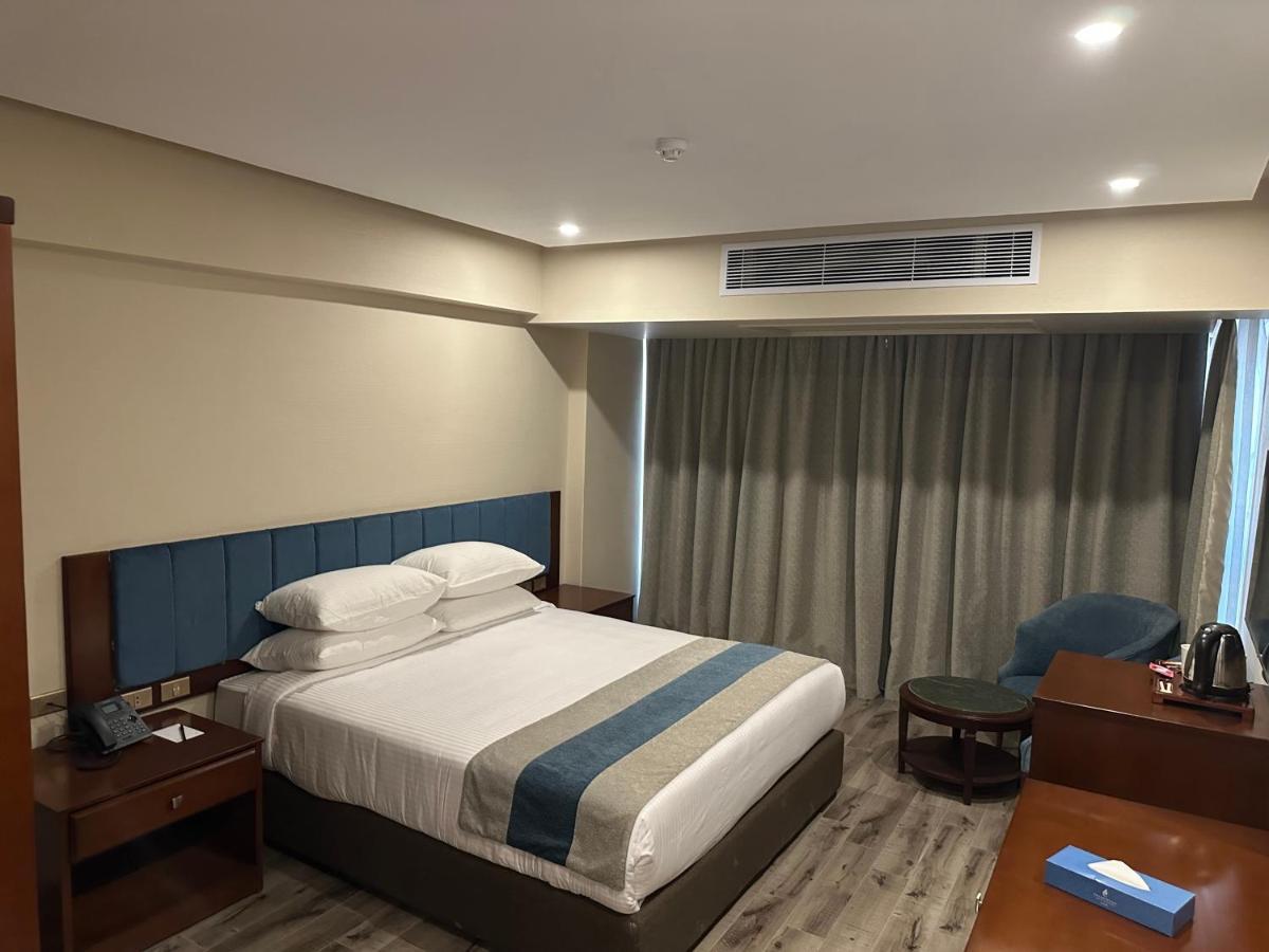 Pyramids Plaza Hotel Giza Dış mekan fotoğraf