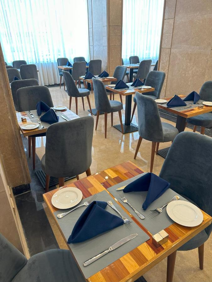 Pyramids Plaza Hotel Giza Dış mekan fotoğraf