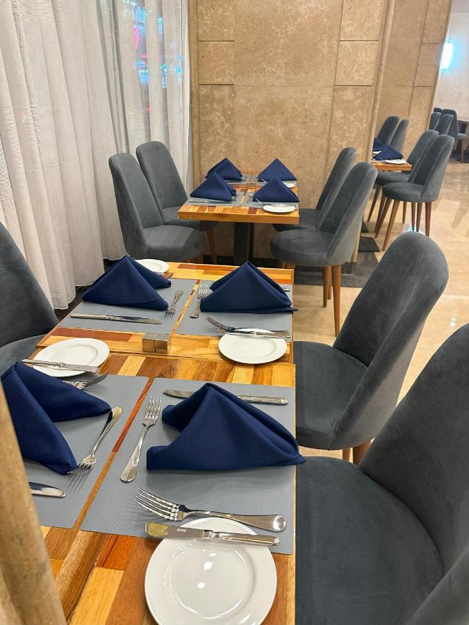 Pyramids Plaza Hotel Giza Dış mekan fotoğraf