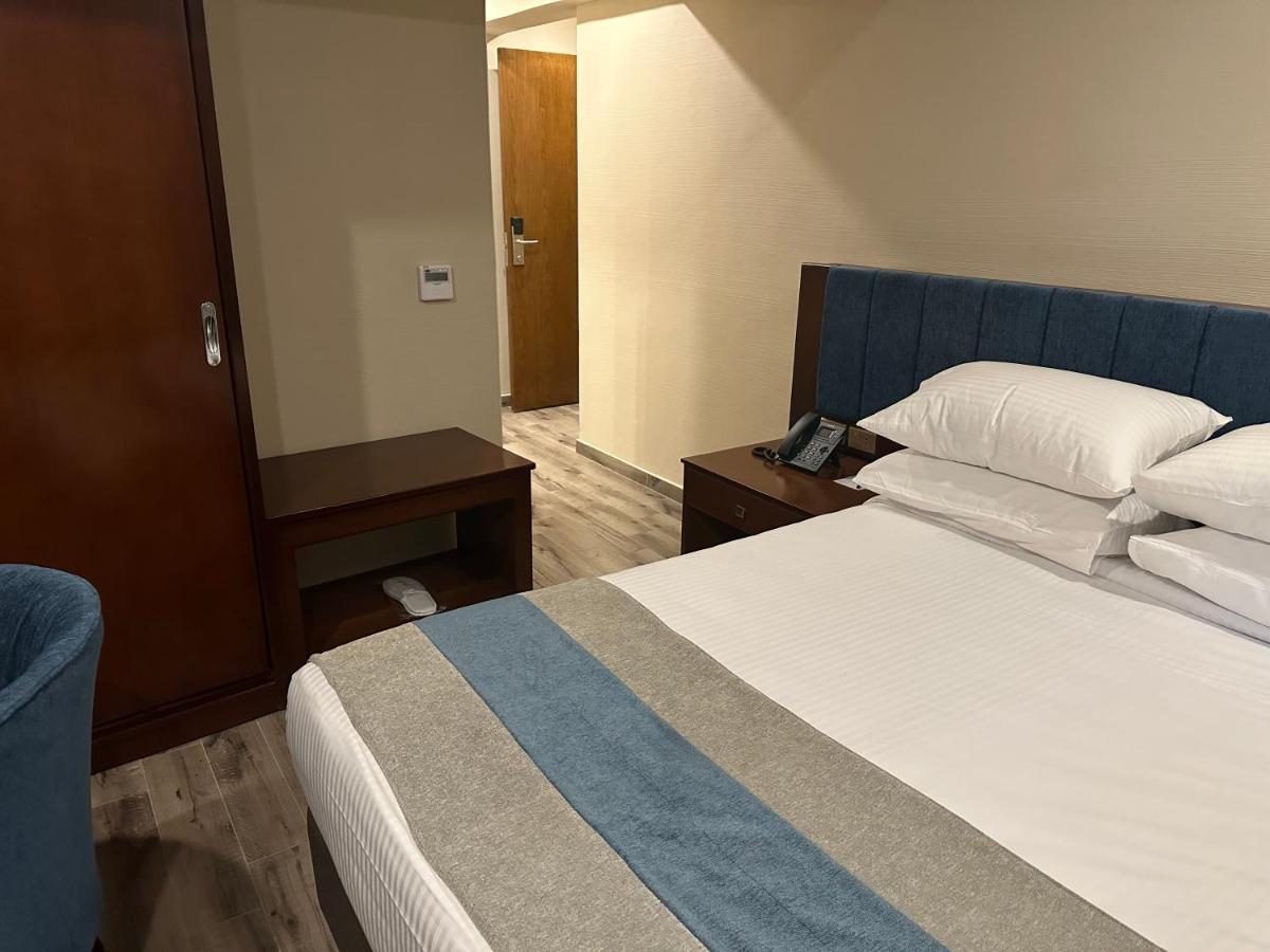 Pyramids Plaza Hotel Giza Dış mekan fotoğraf