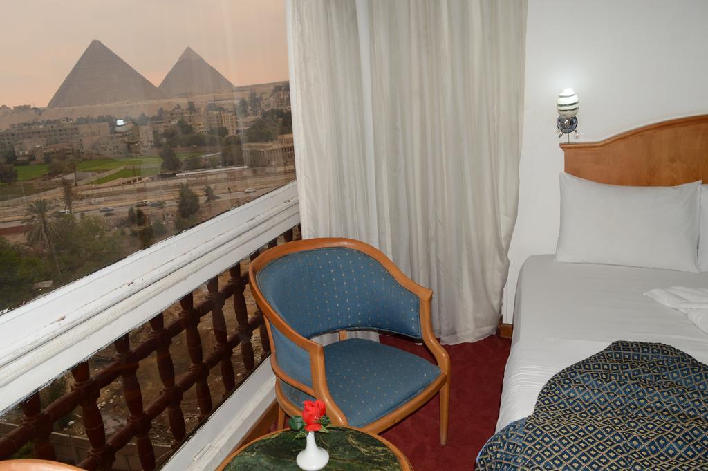 Pyramids Plaza Hotel Giza Dış mekan fotoğraf