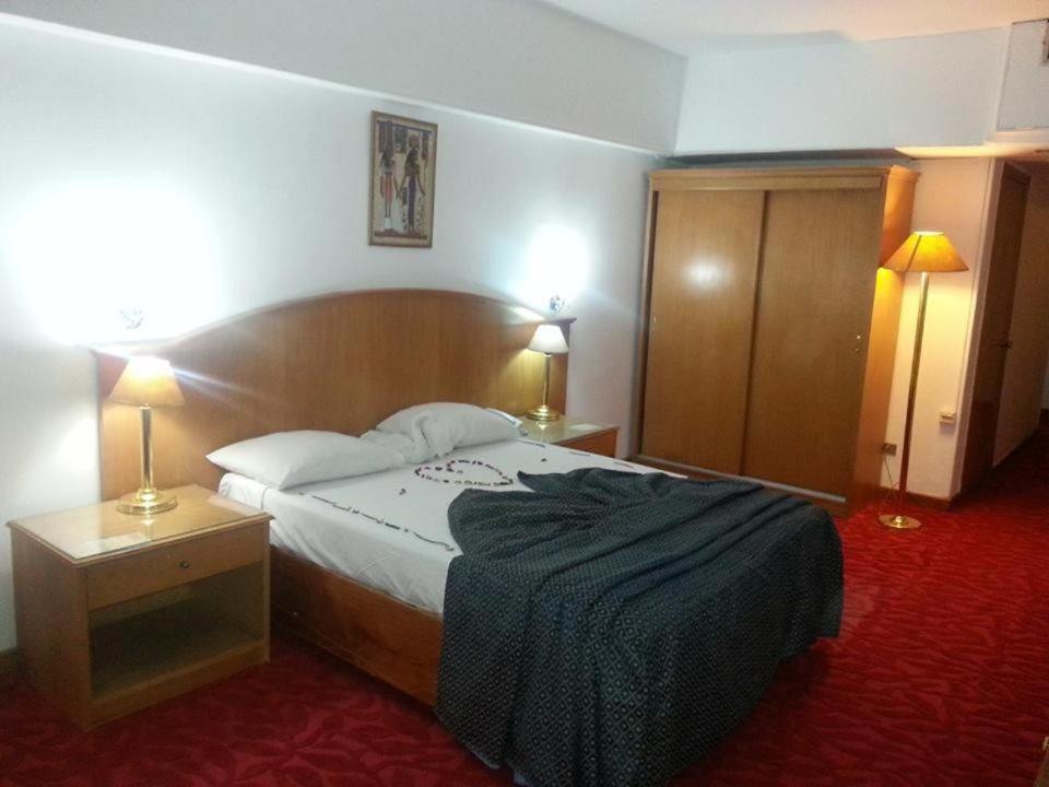 Pyramids Plaza Hotel Giza Dış mekan fotoğraf
